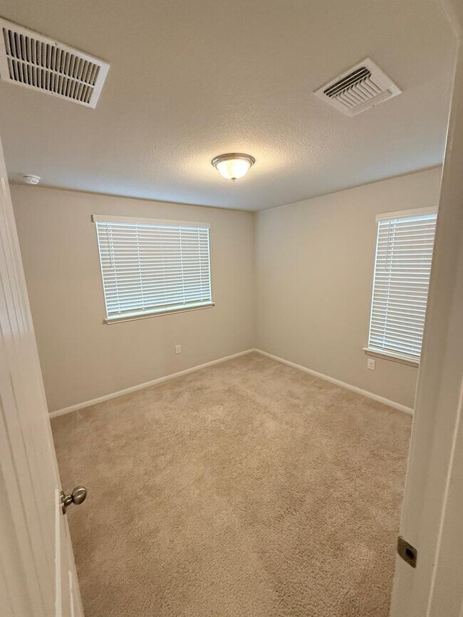 Building Photo - 13813 Geelong Dr