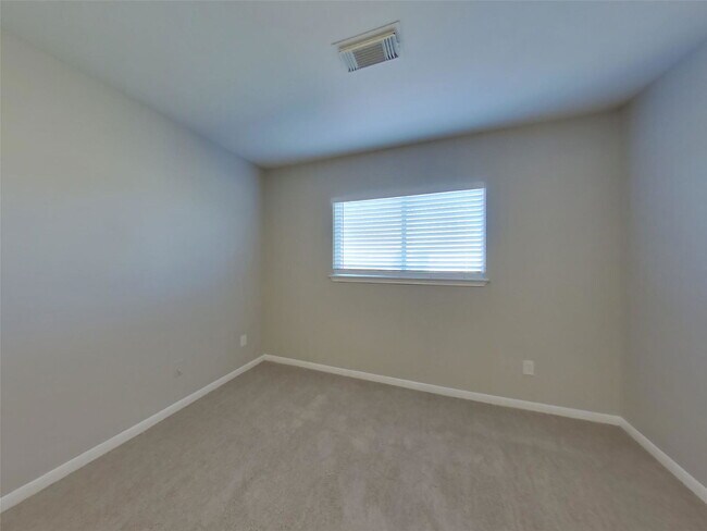 Building Photo - 1910 Flycaster Dr