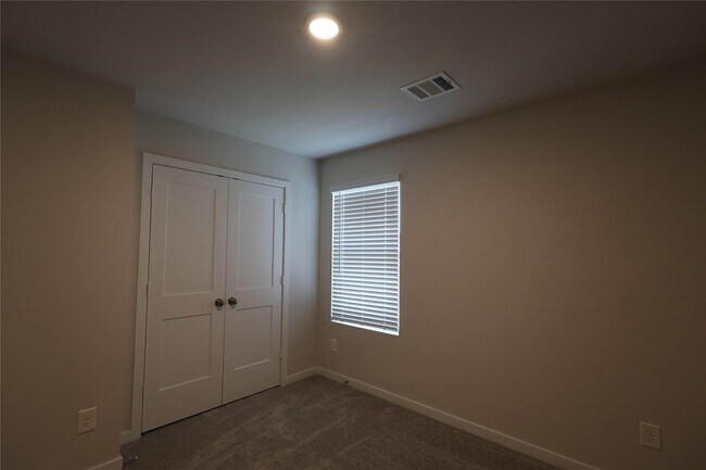 Building Photo - 7757 Bergamot Cir
