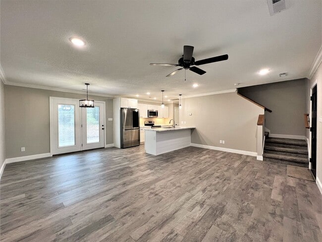 Building Photo - LOCATED IN GIBBS... FANTASTIC 3 BEDROOM HOME!!