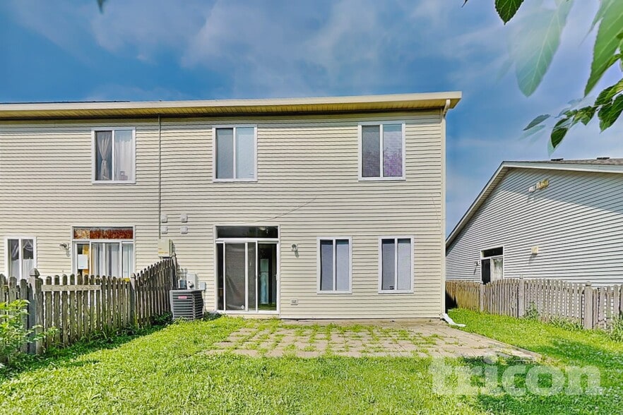 Building Photo - 719 Bayles Dr
