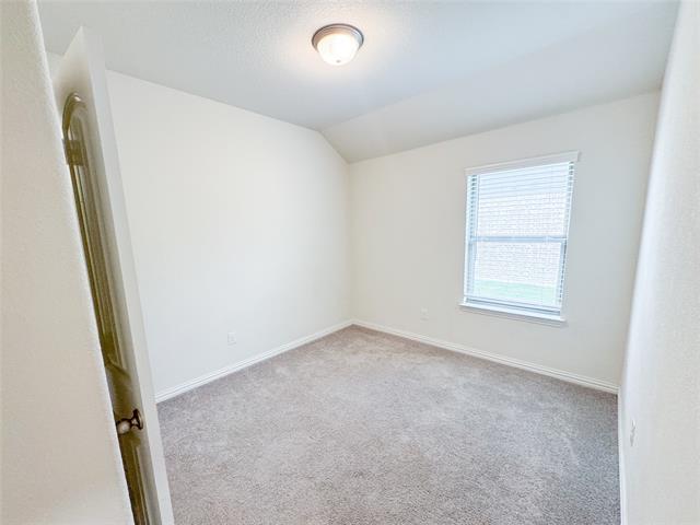 Building Photo - 365 Paloma St