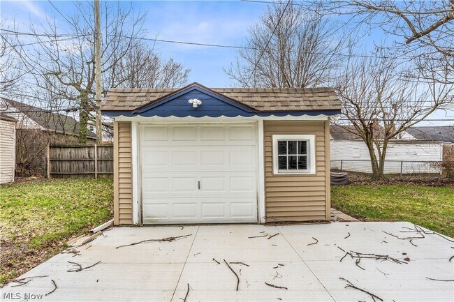 Building Photo - 4186 Lambert Rd