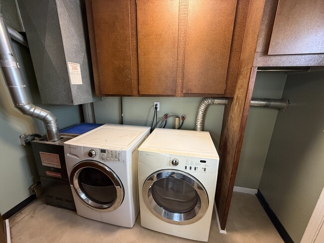 Building Photo - 122 Hathaway St