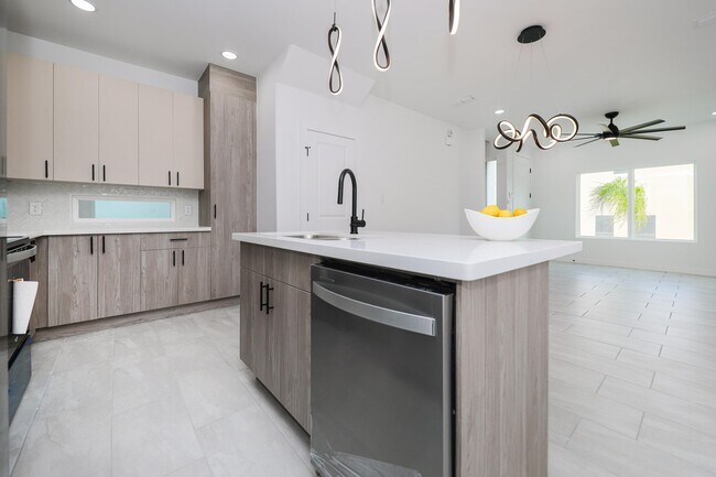 Building Photo - 8218 Casa Verde Rd