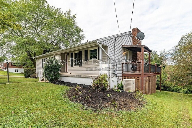 Building Photo - 633 Sandusky Dr