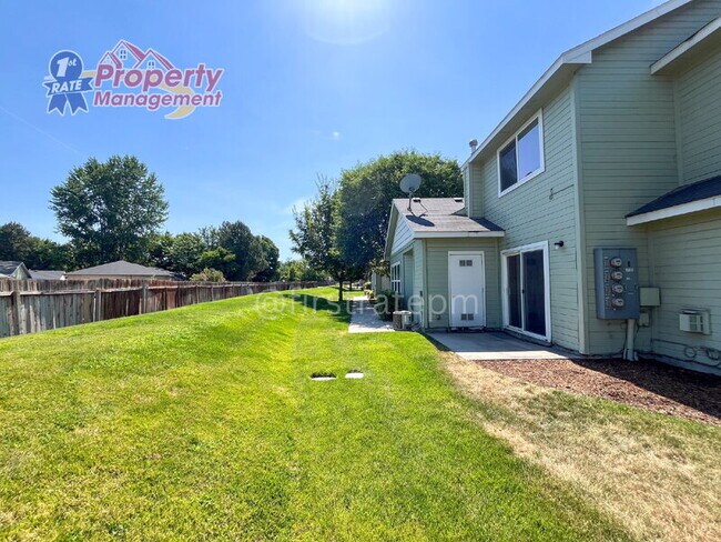 Building Photo - 5940 W Port Pl