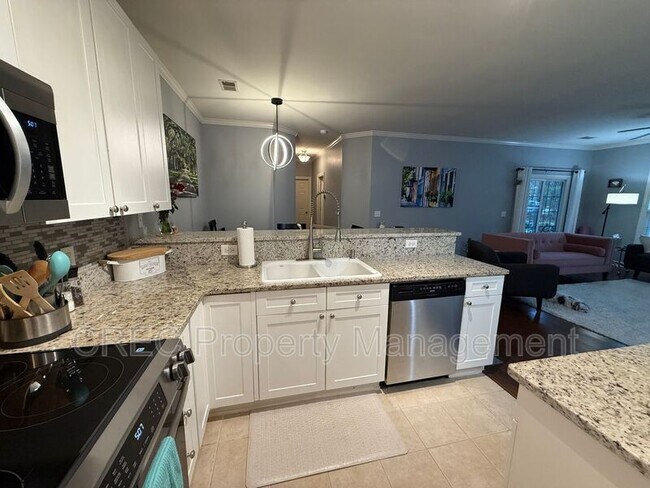 Building Photo - 1202 Grove Park Dr