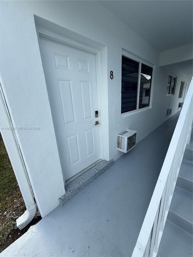 Building Photo - 1300 NE 110th St