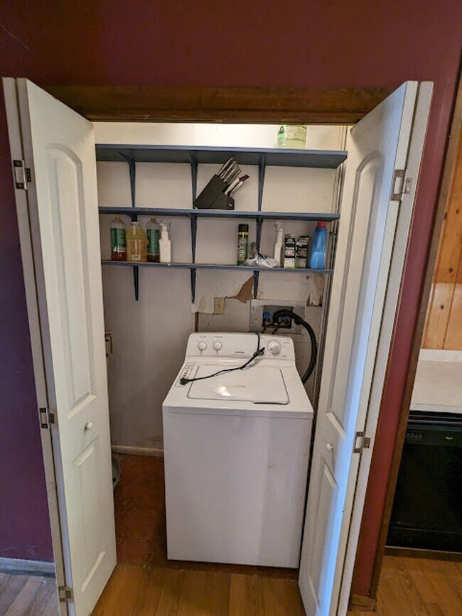 Building Photo - What a VIEW! Beautiful 3BD/2BA Ranch Style House in Speedwell Acres offered exclusively by Wester...