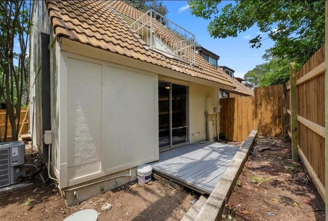 Building Photo - 1448 Weiler Blvd