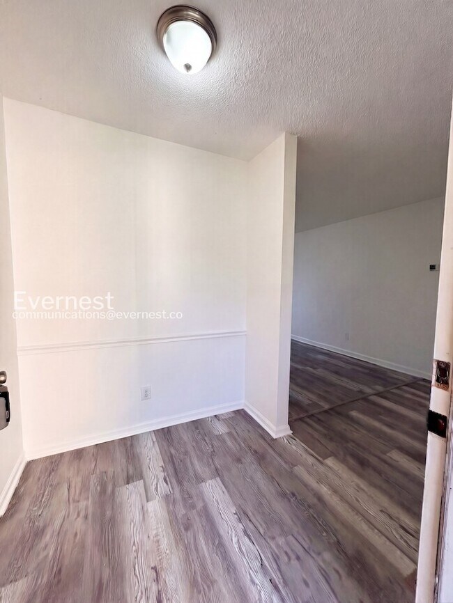 Building Photo - 3101 Amidon Dr