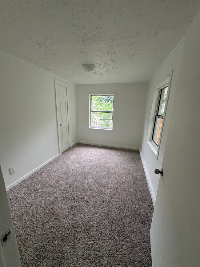Building Photo - 1134 Oak St