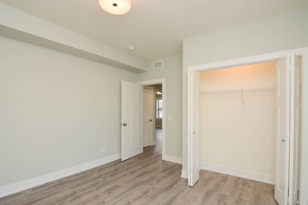 Building Photo - 1149 Maple Ave