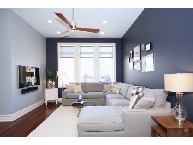 Building Photo - 3161 N Halsted St