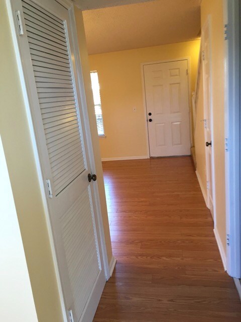 Building Photo - 250 Elm St