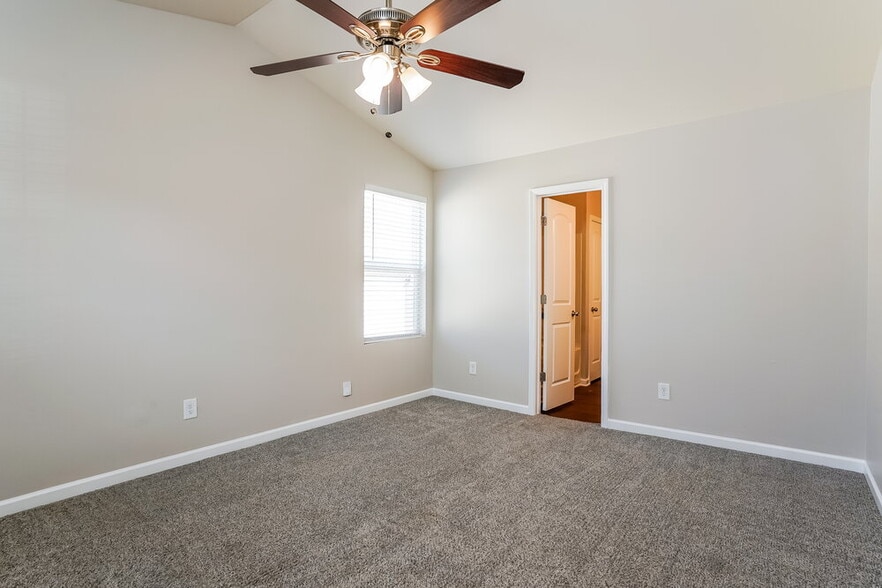 Building Photo - 1433 Tamarino Dr