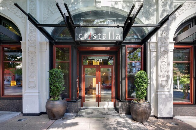 Building Photo - 2033 2nd Ave