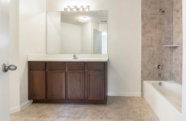 Building Photo - 22622 Cloverland Field Dr
