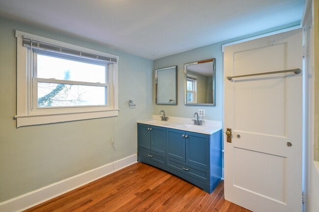 Building Photo - 29 N Shafer St