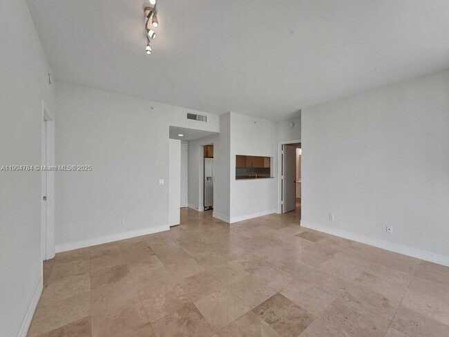 Building Photo - 2475 Brickell Ave