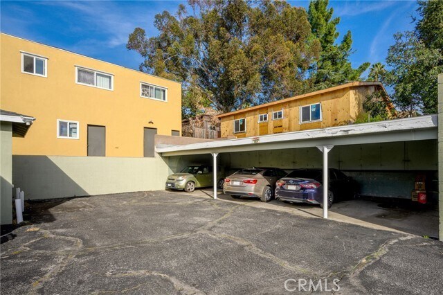 Building Photo - 10230 Silverton Ave