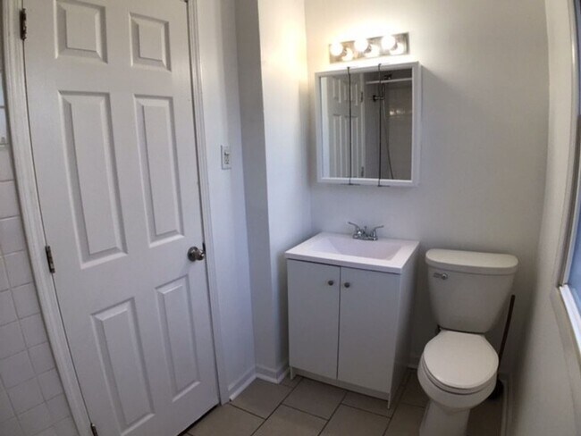 Building Photo - Beautiful 4 bedroom house in great Dolton ...