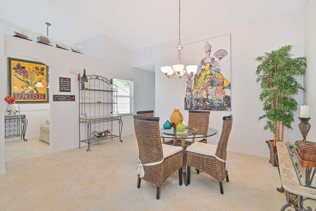 Building Photo - NOW AVAILABLE - Gorgeous Condo in Huntington Lakes!