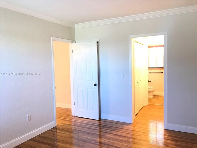 Building Photo - 35 Antilla Ave