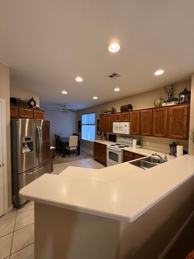 Building Photo - Coral Canyon home -3/2 w/ 2 c garage - Fur...