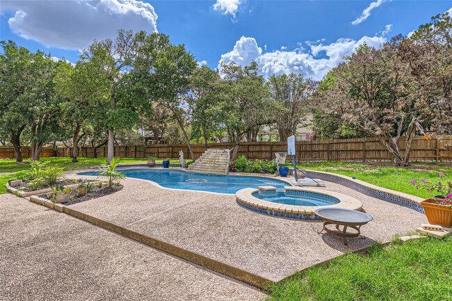 Building Photo - Stunning Home in Guard Gated Community ~ I...