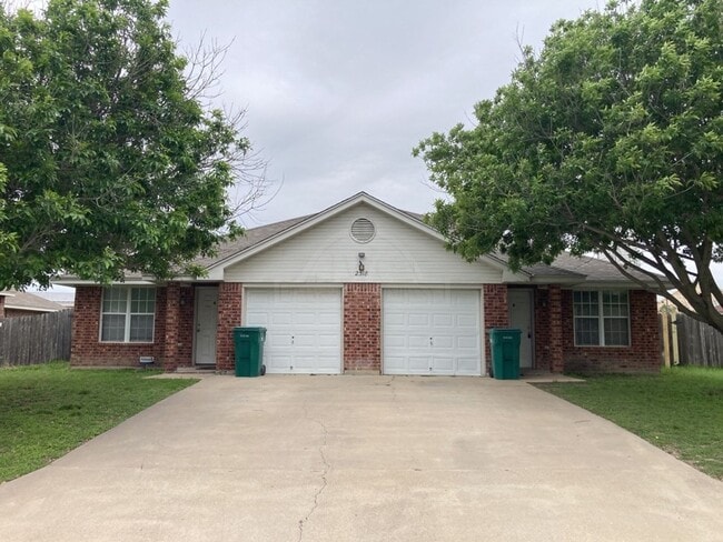 Primary Photo - 2318 Wildewood Dr