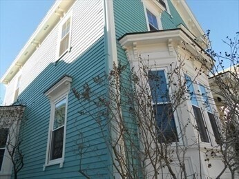 Building Photo - 16 Holbrook St