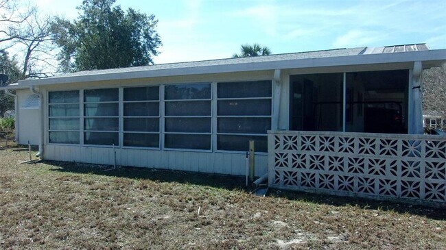 Building Photo - 10015 SW 90th Ct