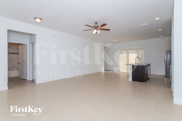 Building Photo - 189 Willow Dr
