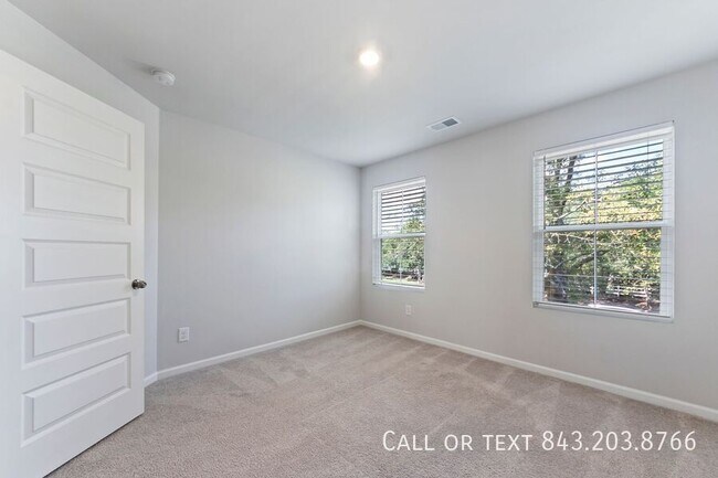 Building Photo - 1471 Central Ave