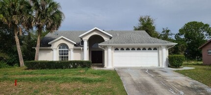 Building Photo - 3/2/2 Split plan with over 2100 square feet