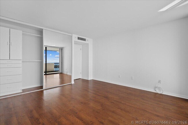 Building Photo - 5200 N Flagler Dr