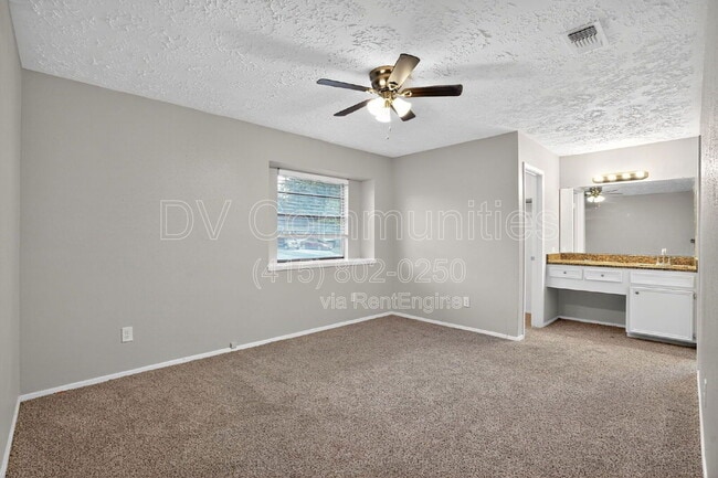 Building Photo - 20021 Cottonglade Ln