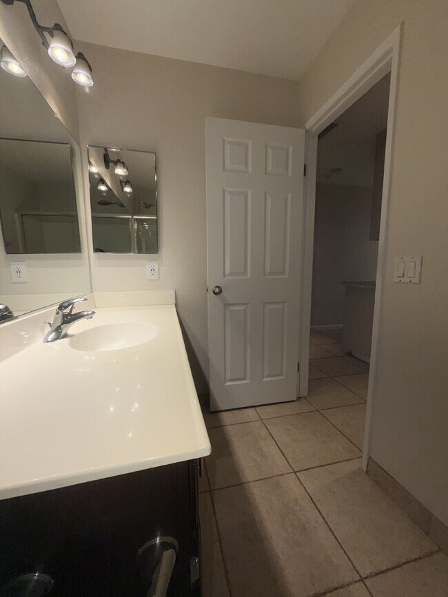 Building Photo - 3-Bedroom Home, Large Rear Yard! La Quinta, Long-term (1 Year) Rental