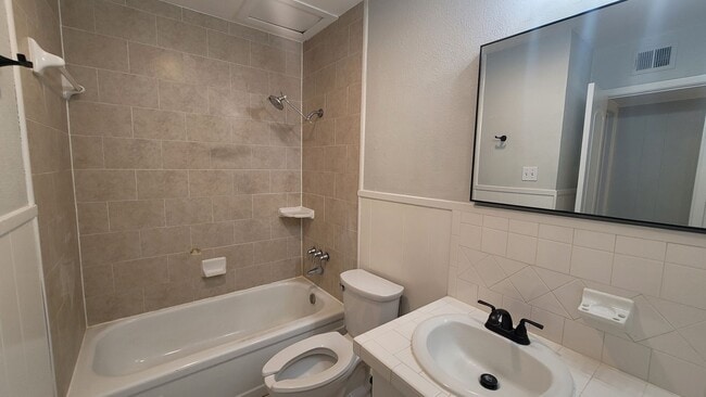 Building Photo - 219 W Silver Sands Dr