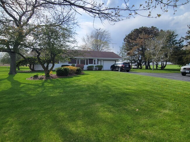 Building Photo - N3308 Horace Mann Rd