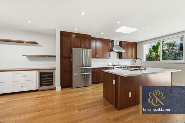 Building Photo - 360 Chenery St