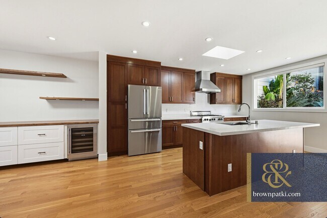 Building Photo - 362 Chenery St