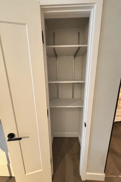 Building Photo - 1300 4th St SE