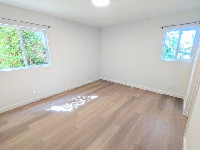 Master bedroom - 4715 S Genesee St