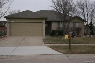 Building Photo - 2081 Newburgh Dr