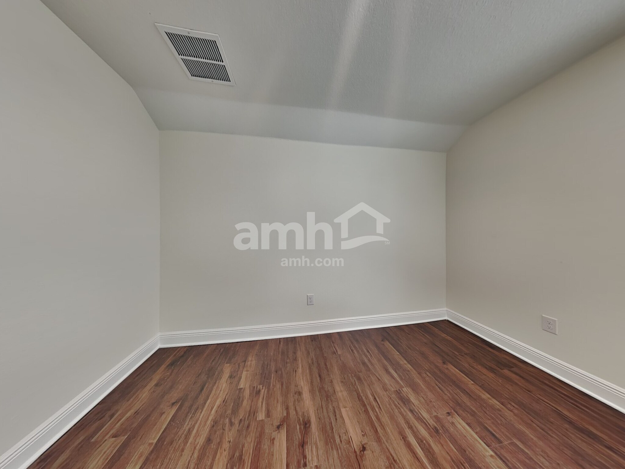Building Photo - 27600 St Andrews Ave