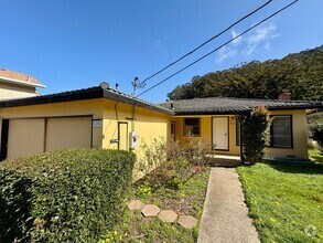 Building Photo - Renovated 3 Bed, 1 Bath Single-Family Home...