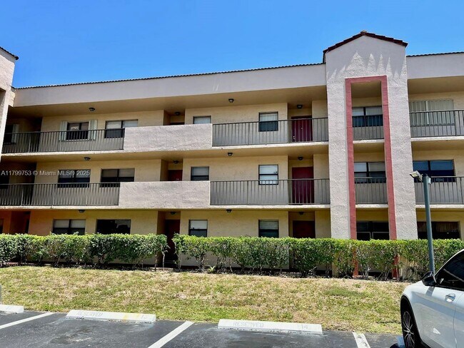 Primary Photo - 3470 Foxcroft Rd